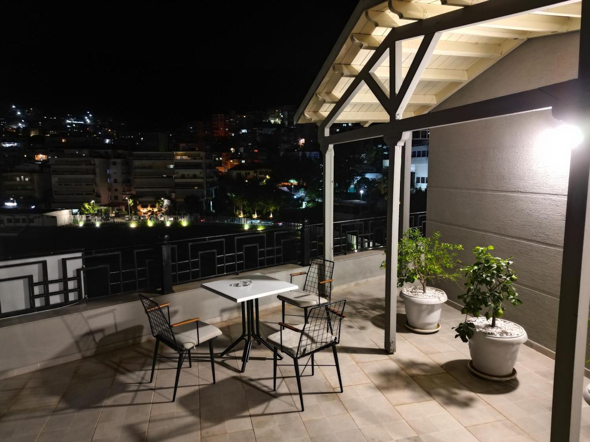 Rs Skendo Apartments Gjirokaster Ngoại thất bức ảnh